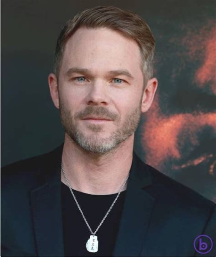 Aaron Ashmore Biography, Height & Life Story Super Stars Bio