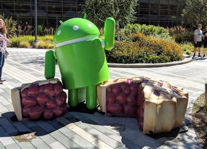 android-pie-statue-1 Android Pie Statue