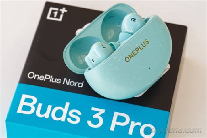 Chart showing OnePlus Buds Pro noise cancelling and isolation performance.