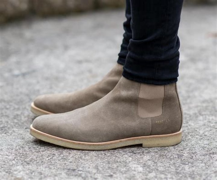 common projects chelsea boots