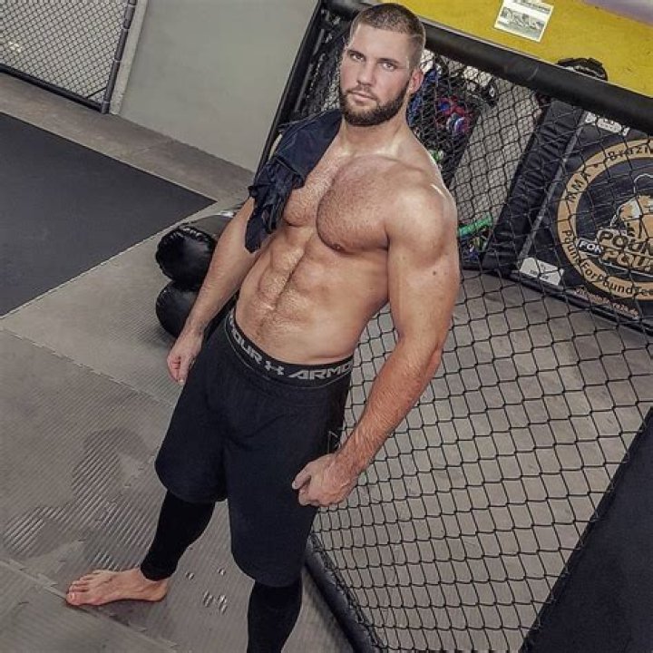 FLORIAN MUNTEANU Height, Weight, Age and Bio!
