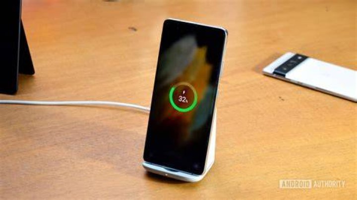 Google Pixel Stand wireless charging Galaxy S21 Ultra Google Pixel Stand wireless charging Galaxy S21 Ultra