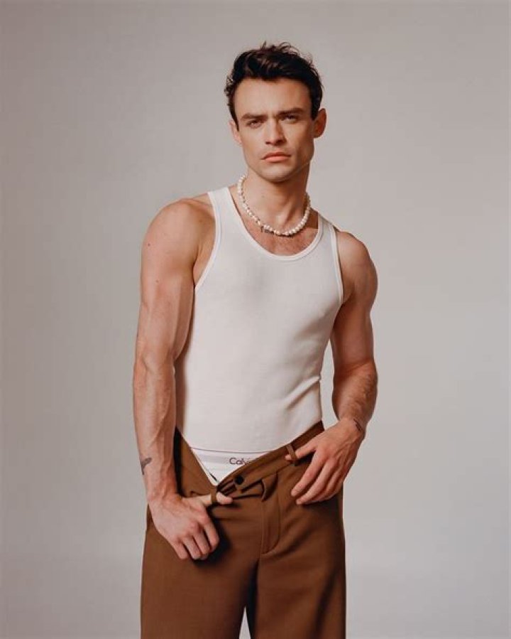 How Thomas Doherty Prepars For His Biggest Roles