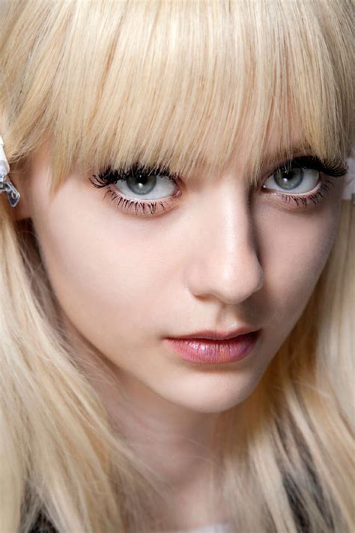 How to Prevent Breakouts Under Your Bangs