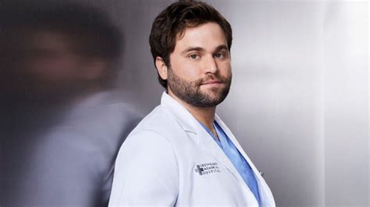 Levi Schmidt Grey's Anatomy intern 