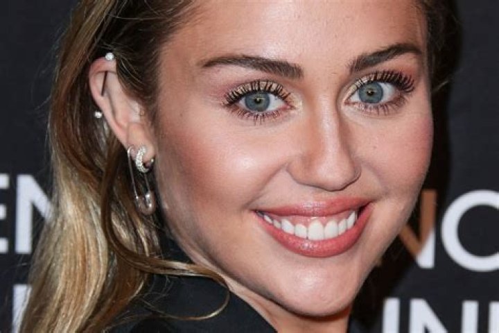 Miley Cyrus' Strange Vocal Fry Is TikTok&rsquo;s Viral Obsession, But Here's What Really Happened To Her Speaking Voice 