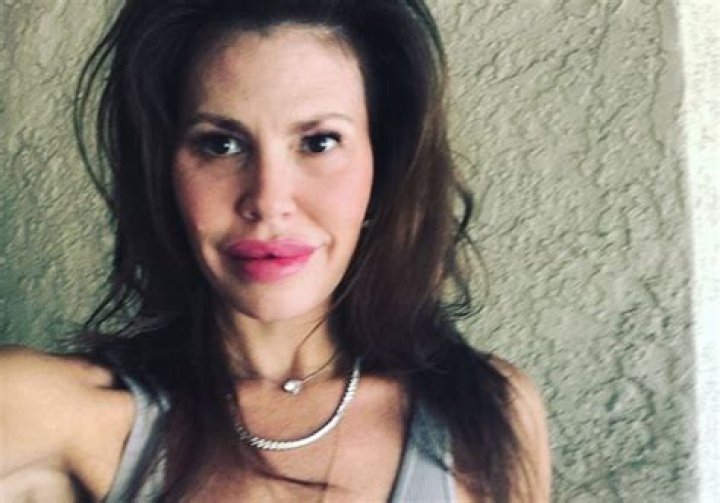 Nikki Cox 2020