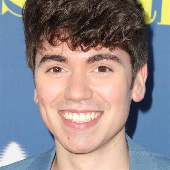 Noah Galvin On &lsquo;The Two Princes&rsquo; Podcast & &lsquo;Booksmart&rsquo; &mdash; Exclusive