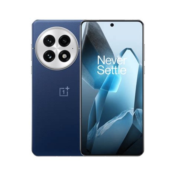 OnePlus 8 Pro screen in hand OnePlus 8 Pro screen in hand