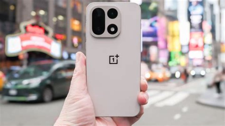 OnePlus 9RT showing about page and software version