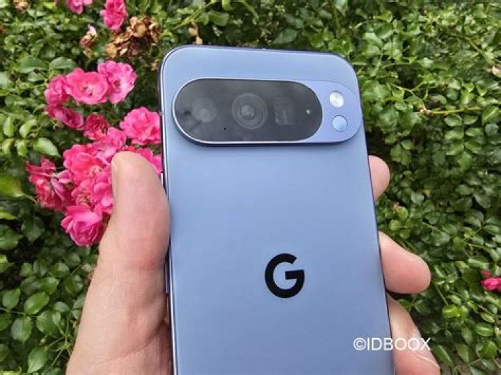 Pixel 4 book 5x zoom crop - Super res zoom