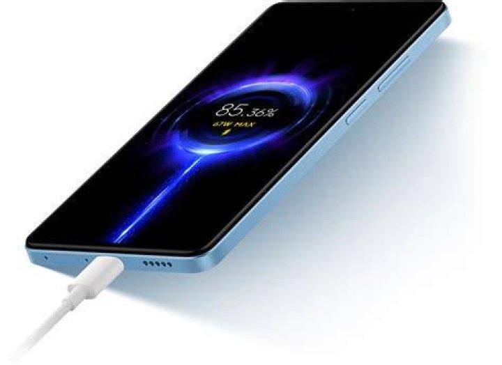 Redmi Note 8 with USB C port visible