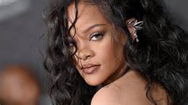Rihanna's Net Worth Makes Her the Richest Female Musician in the World
