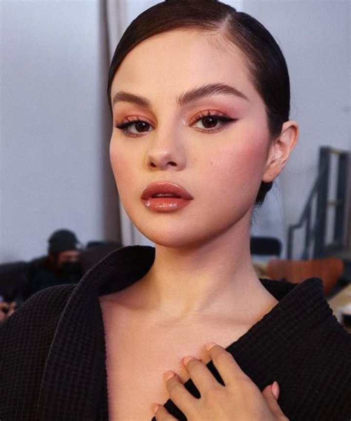 Selena Gomez Makeup