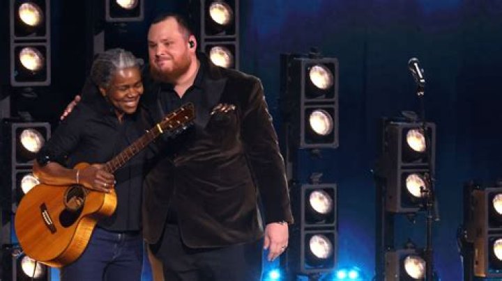 Tracy Chapman and Luke Combs fast car song 