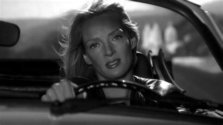 Uma Thurman driving