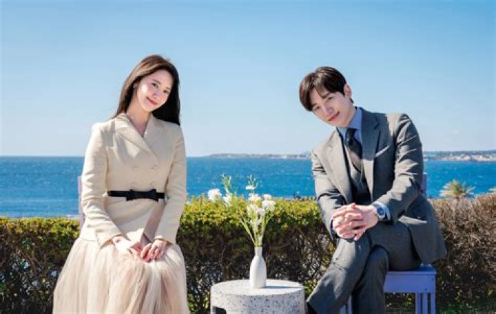 YoonA & Lee Junho Make &lsquo;King the Land&rsquo; Fans Swoon With Their New Couple